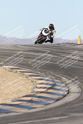 media/Dec-01-2025-Moto Forza (Mon) [[2daa91e15f]]/2-Intermediate Group/Session 2 (Turns 9 and 10)/